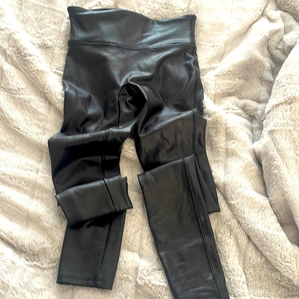 Spanx, faux leather leggings - Picture 2 of 3